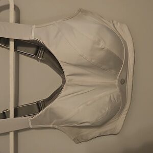 Livi Activewear Underwire Sports Bra